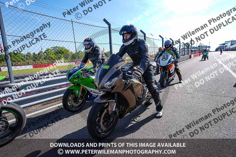 donington no limits trackday;donington park photographs;donington trackday photographs;no limits trackdays;peter wileman photography;trackday digital images;trackday photos
